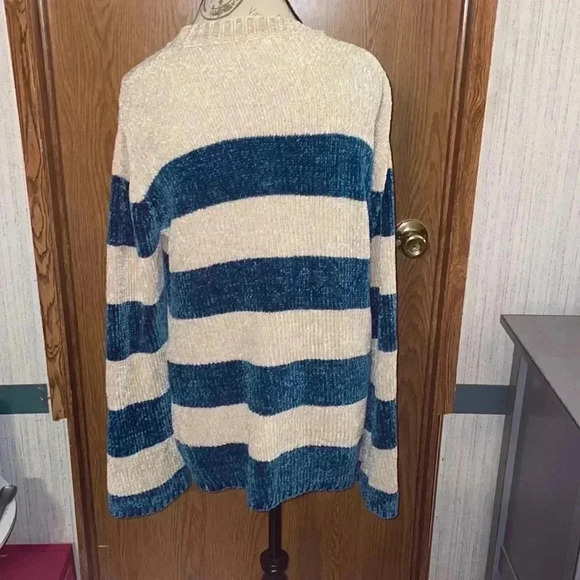 Women’s Jodifl Sweater - Picture 2 of 3